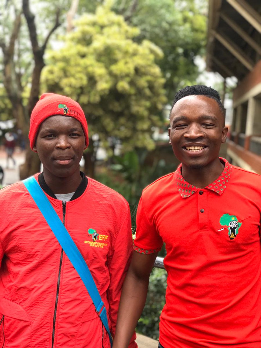 EffscMut's tweet photo. Guerilla forces of the movement. 🖤♥️💚 https://t.co/uOhVbkZ2gj