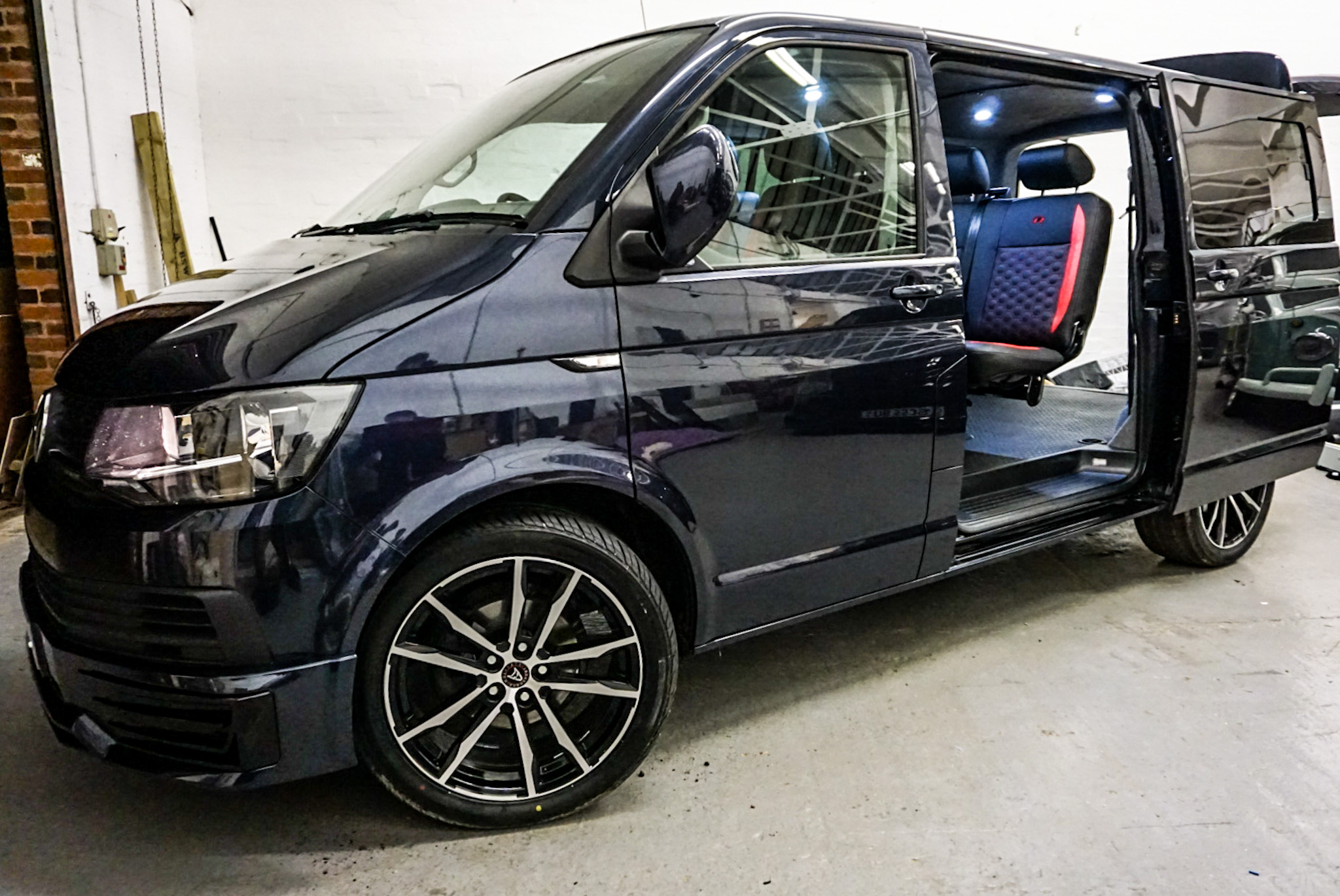 Twitter 上的 Wolfrace Wheels Wolfrace Eurosport Dortmund In Black Polished Standing Out And Looking Amazing On This Vw Starlight Campers T Co Ibunkweomb Twitter