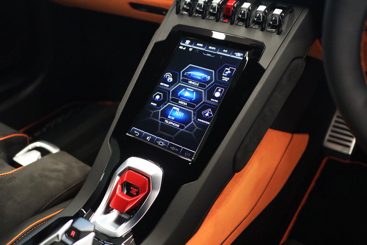 The Huracán EVO RWD is the purest example of connection, of interaction with the machine through physical contact and the senses. The 8.4-inch touchscreen system integrated in the centre console offers a sophisticated on-board experience.

#Lamborghini #LamborghiniBristol
