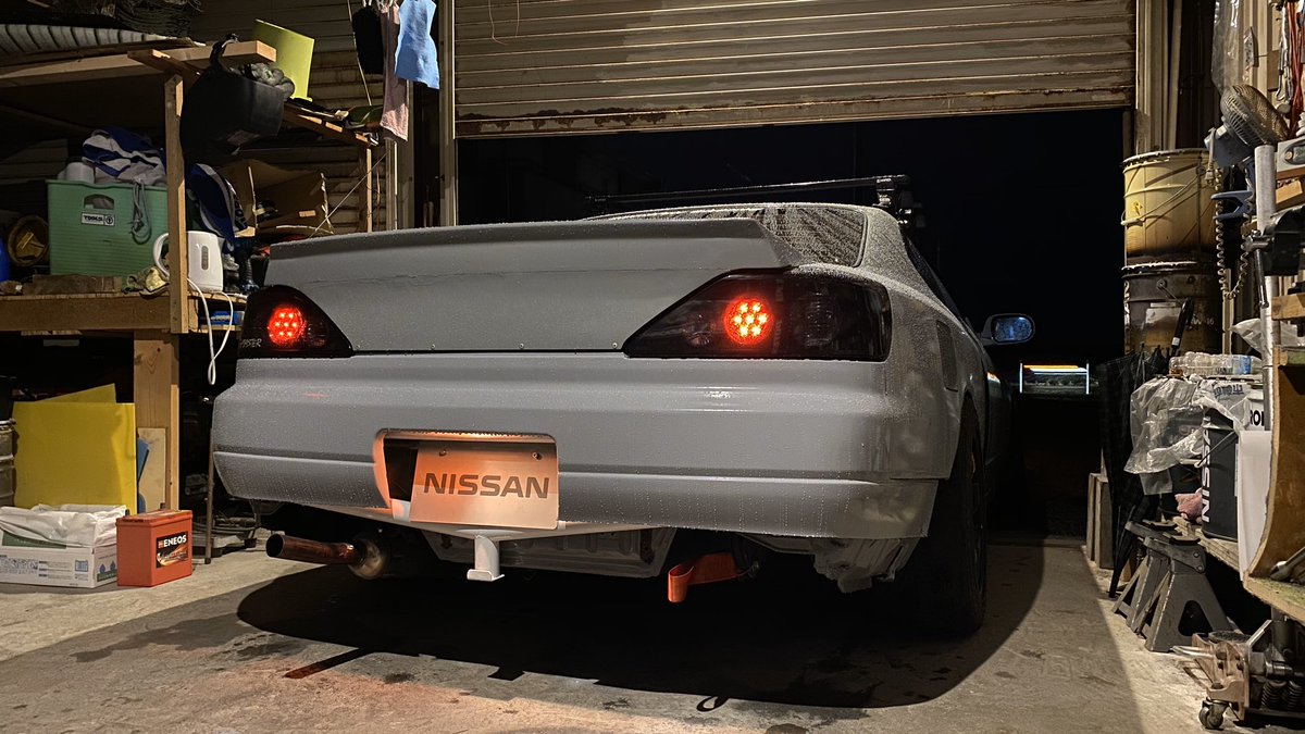 S15PANDEM's tweet image. 昨日鉄屑入れから持って帰ってきたマーチニスモS オーテック純正マフラー。

切り刻んで溶接したらポン付でした
っていう話。
もうちょっと左に出そ。
#片浜ベース 
#KATAHAMABASE 
#マフラー
#自作 
#KBASEインチキマフラー