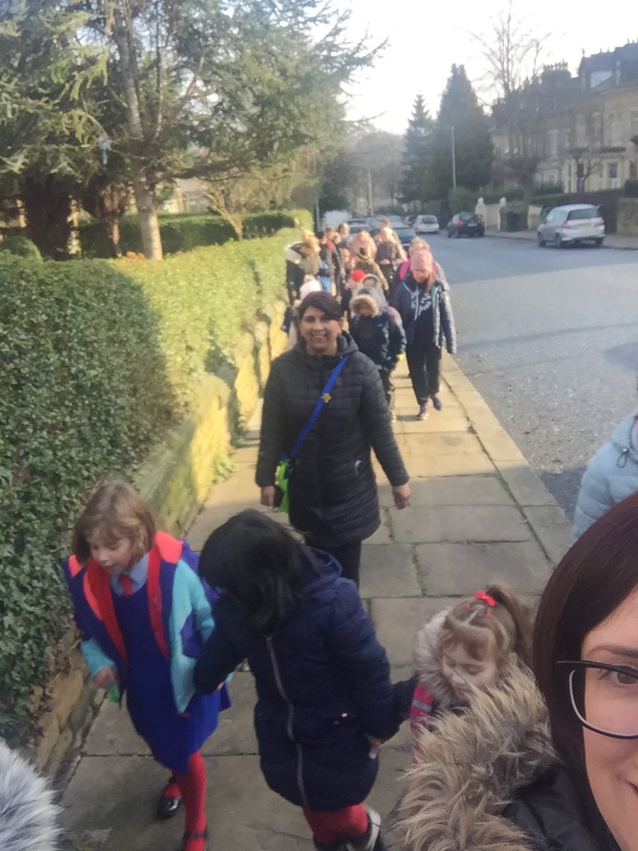 SCFM_Tweets's tweet image. Our first #WalkingWednesday was a great success! We even had hot toast when we reached school. Thanks to those who took part and had an active start to their morning!#virtualpilgrimage #everystepcounts @JoinUsMovePlay