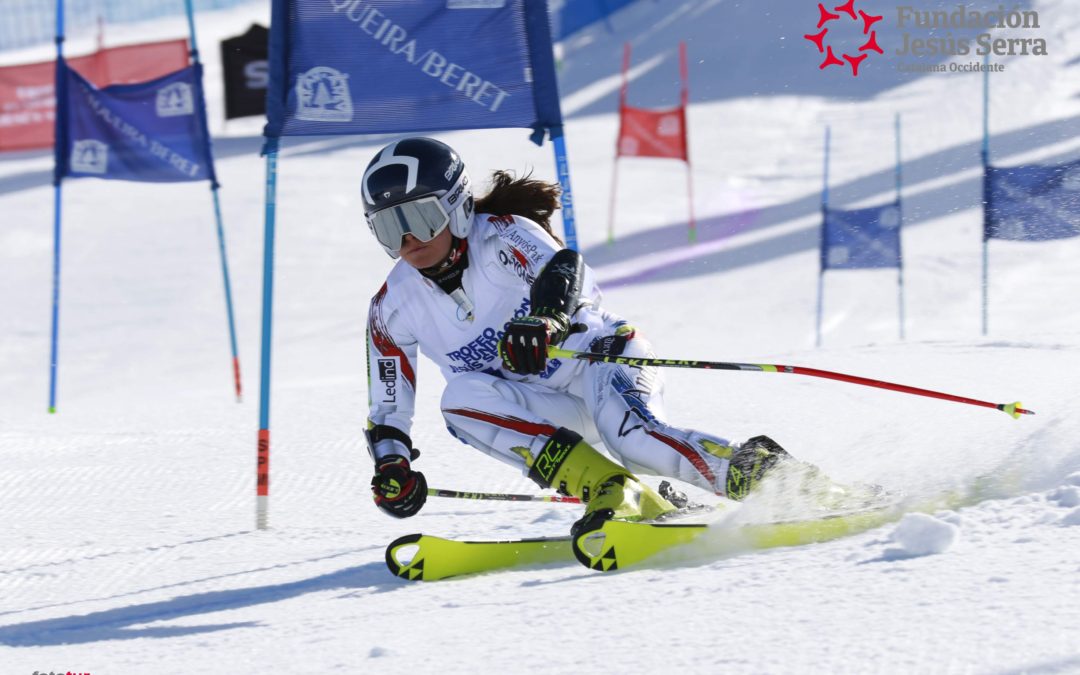 Fund_Occident's tweet photo. El sábado, te esperan casi 1000m de Slalom Gigante en la prestigiosa pista Stadium de @baqueira_beret. Participa en el 🏆 Trofeo #EsquiFJS y disfruta de lo largo y ancho del recorrido. ¡Haz tu mejor tiempo! Inscripciones aquí 👉🏻 https://t.co/RjylbwIxLJ ❄️⛷❄️ https://t.co/hNNGICs32w