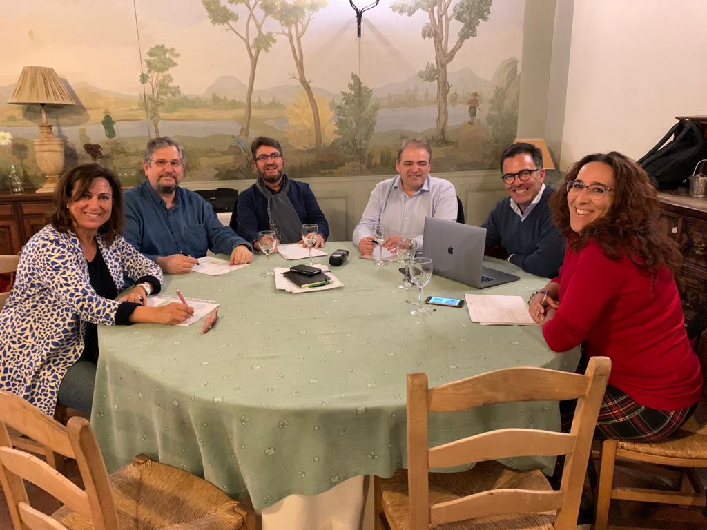 GlobalJerez's tweet photo. Seguimos trabajando en el proyecto "La Provincia Conectada" en el que dentro de poco verá la luz gracias a la mesa de trabajo estratégica. 👏😉💪

#globaljerez #plataformaempresarial #Cádiz #Algecira #provinciaconectada
#Proyectos2020-2040 https://t.co/xlbso3SSCK