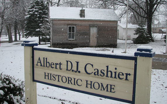 Albert DJ Cashier 1843-1915. Born Jennie I Hodgers in Clogherhead, Co Louth. 17, sailed to US; reinvented herself as man! In Union Army in Civil War; brave & loyal! Treated in hospital after war & discovered he was female; army took pension away! Colleagues protested; reinstated!