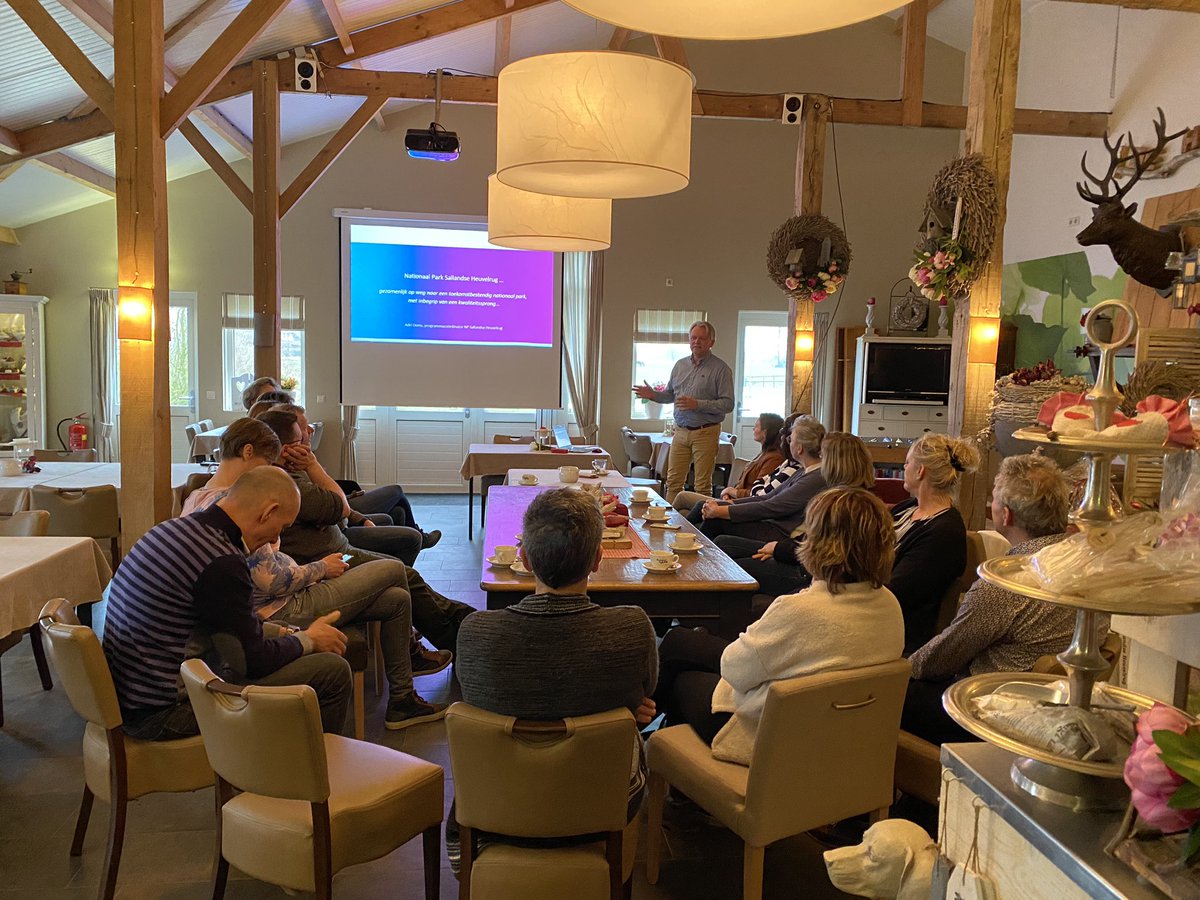 Gastheren en -vrouwen van het Nationaal Park worden meegenomen in de ontwikkelingen in en over het Nationaal Park Sallandse Heuvelrug zodat zij hun gasten kunnen informeren.#DeHuttert Luttenberg