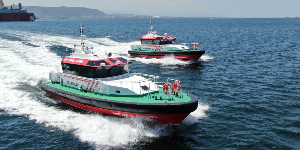 CamarcDesign's tweet photo. Svitzer have taken delivery of two further Camarc pilot boats to operate in the Port of Sohar, Oman. 17m with steel construction and speeds of 22+ Knots, also featuring a resilient wheelhouse and MOB cradle. @BesiktasYard @SvitzerGlobal #PilotBoat #CamarcDesign #WorkBoat https://t.co/xzi2OvS3oH