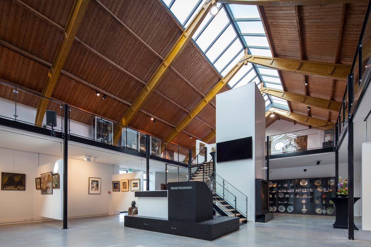 Een voormalige kunstmestloods in de haven van Middelburg is door <a href="/buroSALT/">buroSALT</a> getransformeerd tot Zeeuws Veilinghuis: architectenweb.nl/n47288