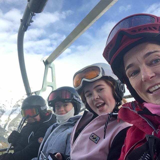 debi_coles's tweet photo. Loving life on the slopes! https://t.co/vXTjfrm4oI https://t.co/9DrMbJii0i