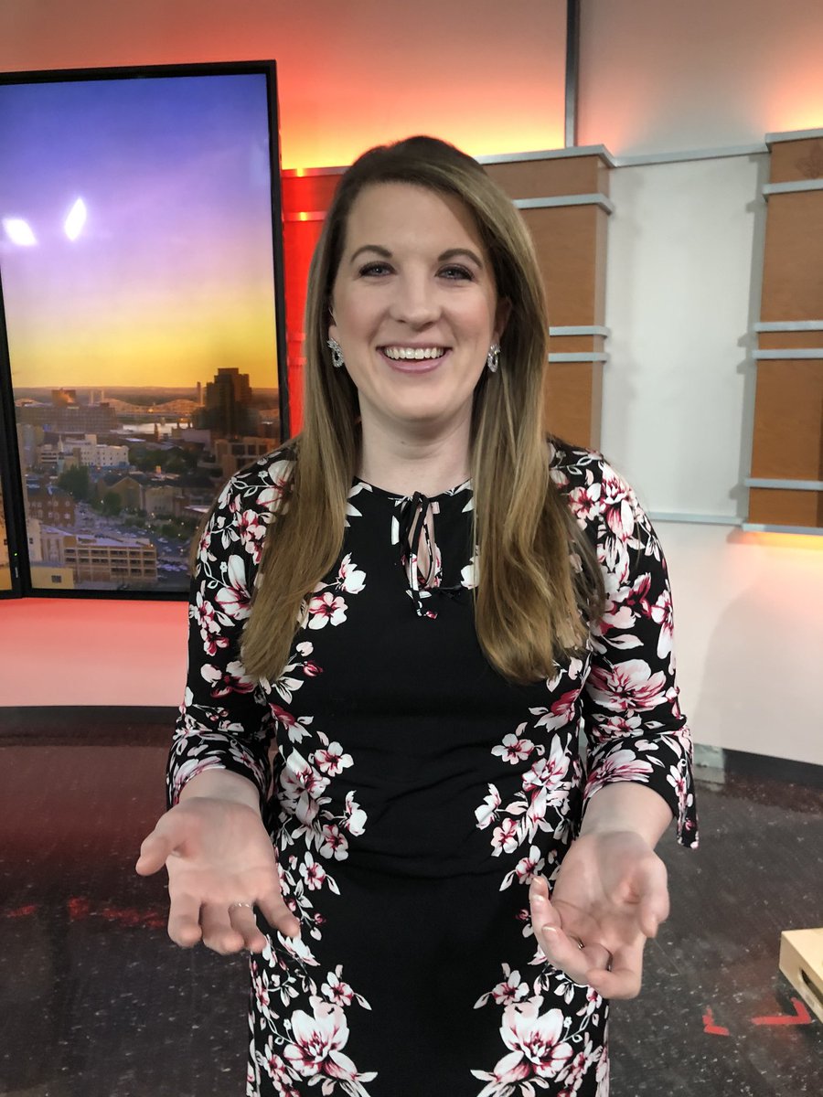 DanielSechtin's tweet image. Wait a sec, @WHAS11Hasch had her first thin mint...YESTERDAY?! #WakeUp11