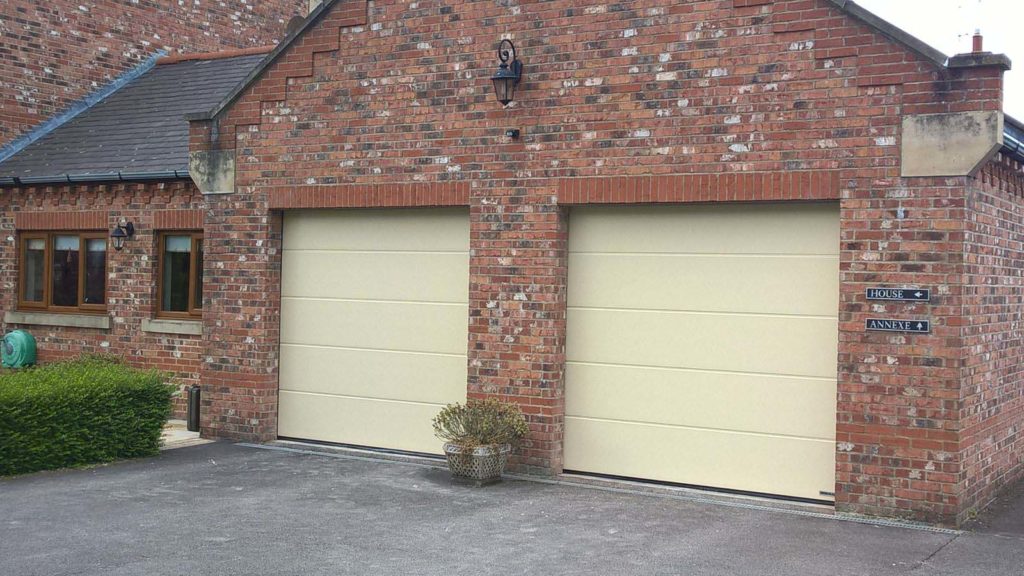 Light Ivory is a colour that can seriously enhance your home's exterior!

Don't believe us? See for yourself 👀