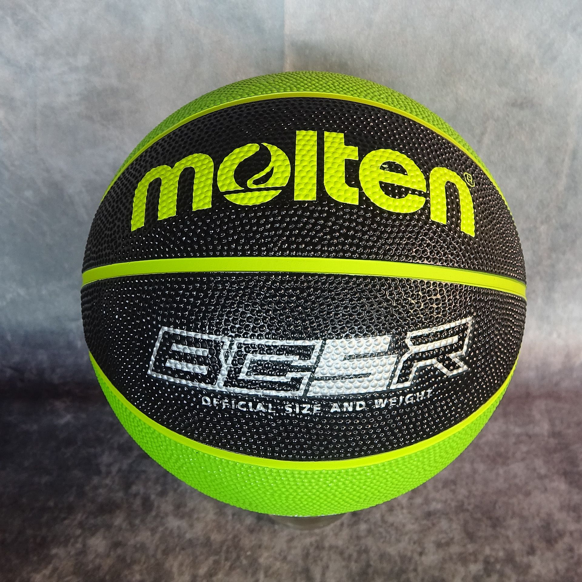 Basketspirit. Tienda online baloncesto. Madrid on X: Balon Molten BC 5 R2  KG. Talla 5. Minibasket. Atractiva pelota de goma minibasket Molten, una de  las mejores marcas de balones de baloncesto Talla