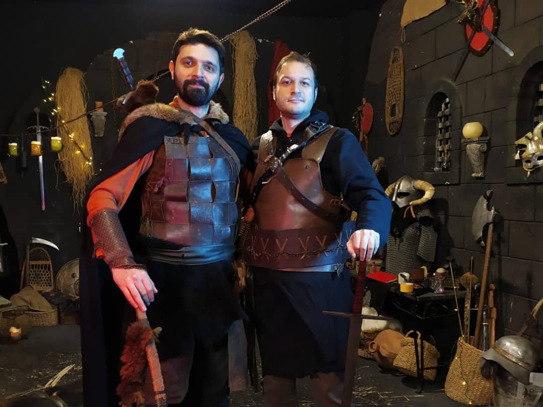FRPoynuyoruz's tweet photo. Biri kamera arkası mı dedi? 📽
•
•
•
#backstage #backstagelive #beforeshoot #action #camera #stage #studioshoot #setup #setupgamer #gameroom #setupgame #universe #costume https://t.co/p1Znelauyw