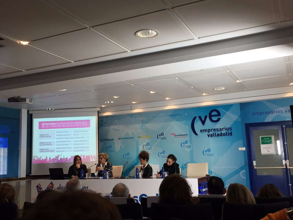 Jimmatse's tweet photo. ¡El turismo de Valladolid está de moda y las mujeres juegan un papel decisivo en ello! 🙋🏻♀️
Hablamos de los Recursos Turísticos de Valladolid con isabel Mateo, Clara Saavedra y Mónica García.
@CVE_ @RRSSCyL #RRSSCyL #RedesSocialesCyL https://t.co/V2nnbgYJfb