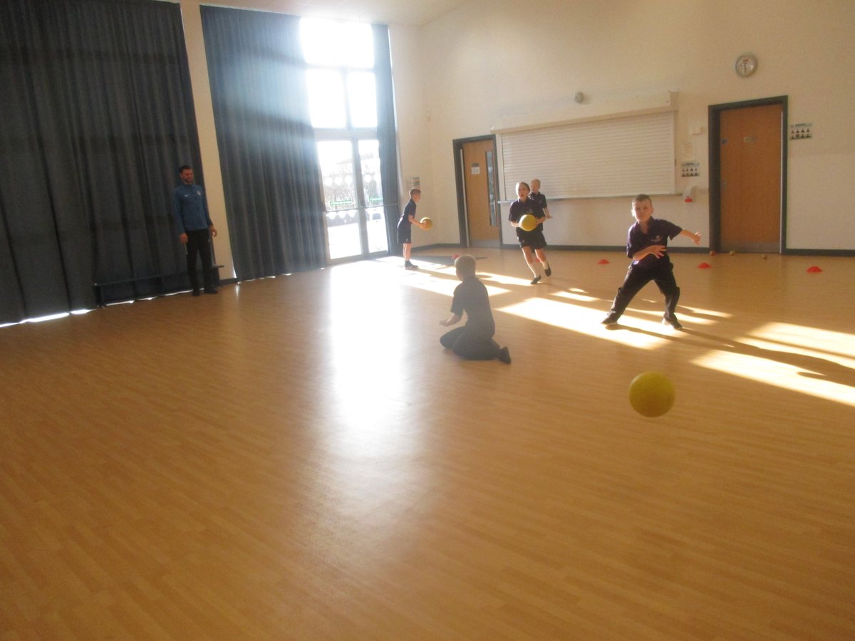 BeaconAcad's tweet photo. Y4 had an energetic dodge ball lesson in #PE today. We played Jet Ball and Doctor Dodgeball and had lots of fun! Mr Parker chose Mr Sunshine and Lacey-J as his stars of the week for their excellent skills and teamwork. #healthy #active #sport #GATActive @JBSportCoaching https://t.co/VyeBAOm40e