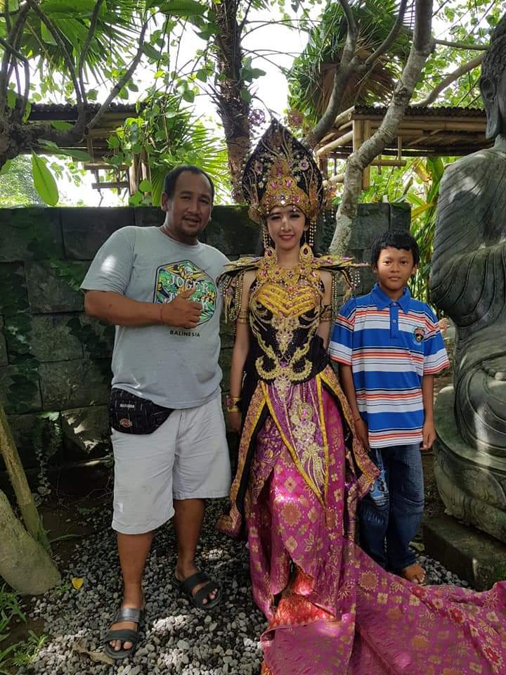 Tour with me