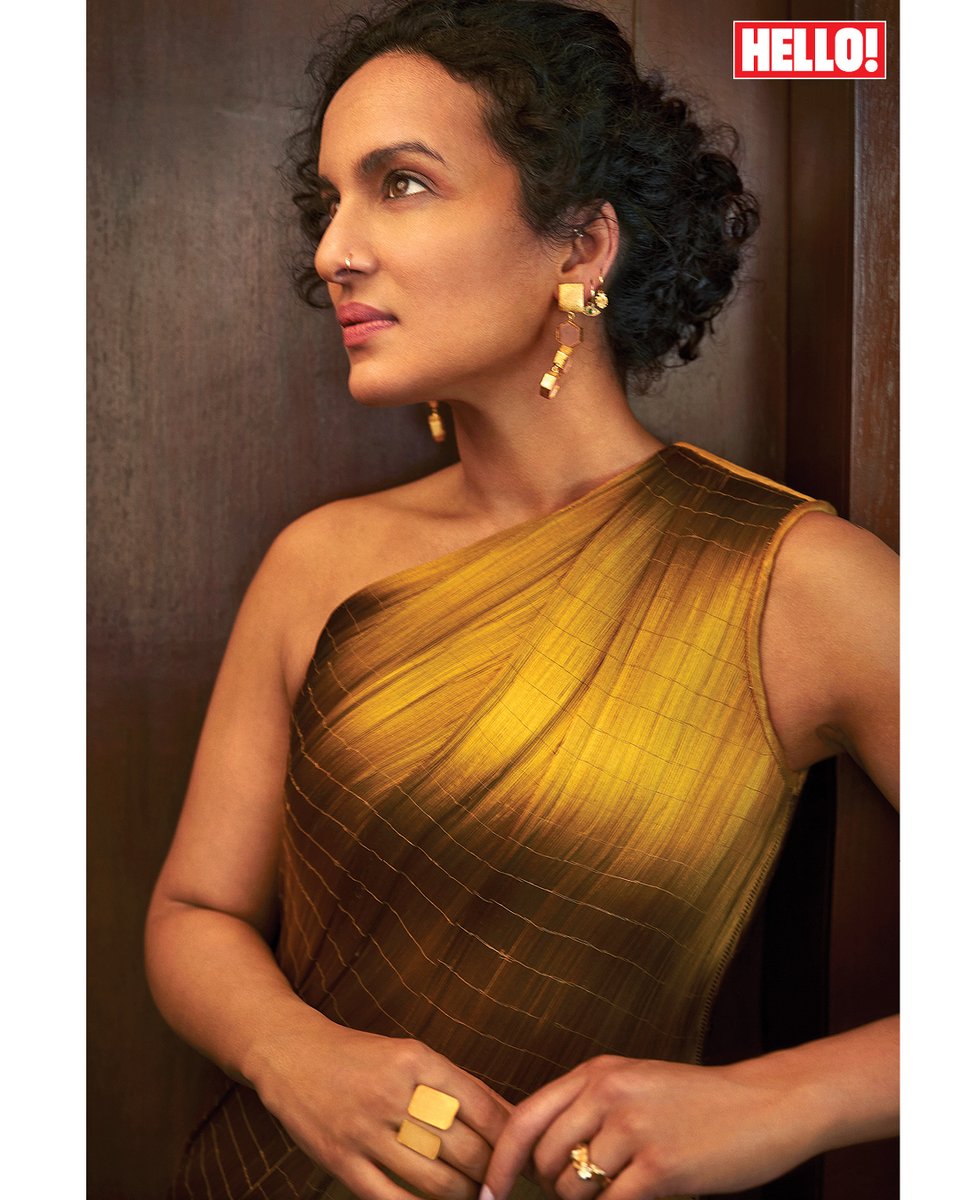HELLOmagIndia's tweet photo. ‘A lot of times a jugalbandi becomes about a lot of men onstage, just a lot of testosterone getting really competitive and trying to play louder and faster than anyone else' - Anoushka Shankar
#HELLOExclusive #HELLOMagIndia #HELLOMarchIssue #Cover #HELLOIndia #Music #Artist https://t.co/A5DknYkyHr