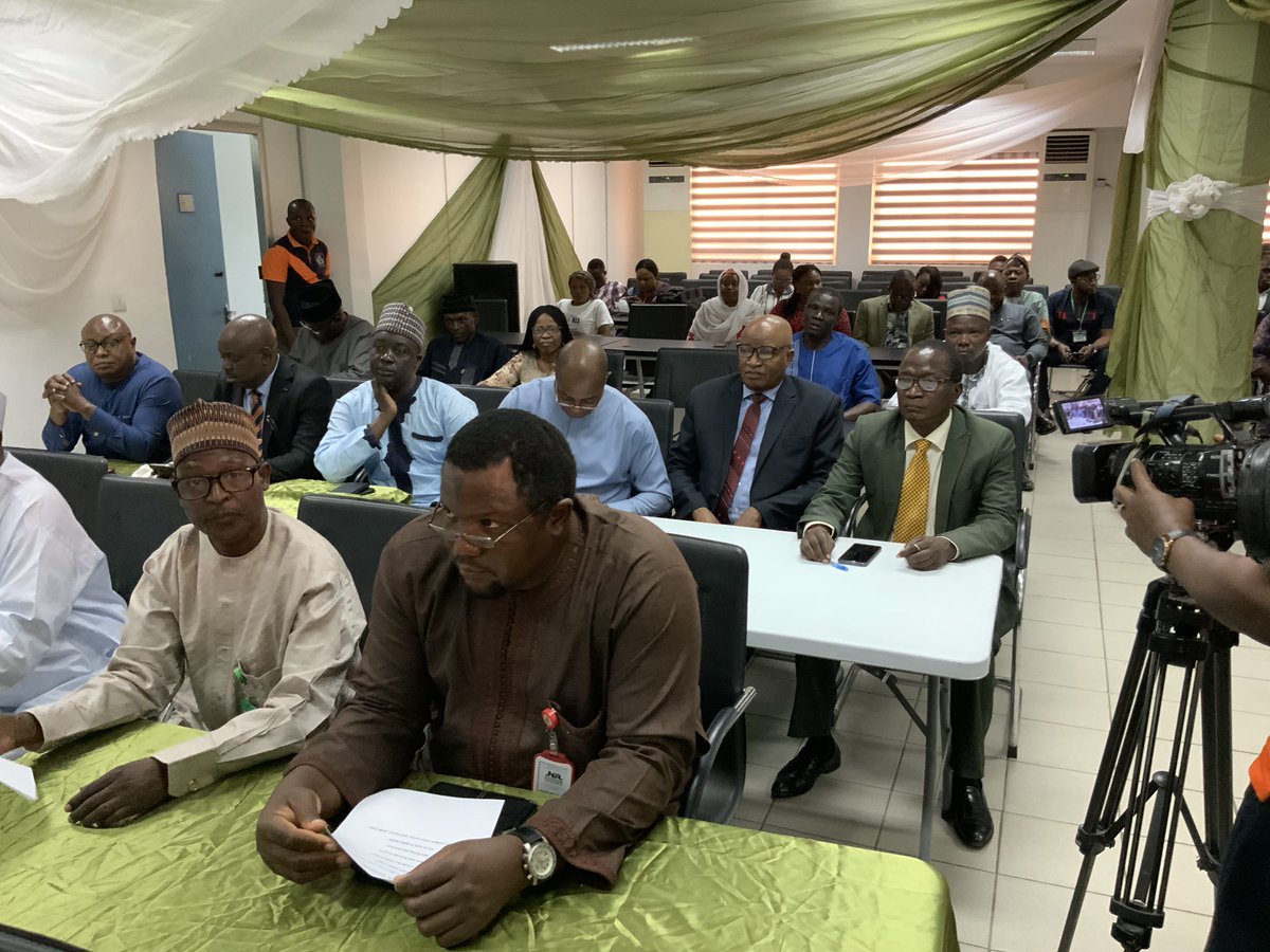 icpcnigeria's tweet photo. Happening now: ICPC, Office of the Auditor-General for the Federation sign Memorandum of Understanding (MOU) for partnership.
#DoTheRightThing #IntegrityPays https://t.co/cdNm71RlwA