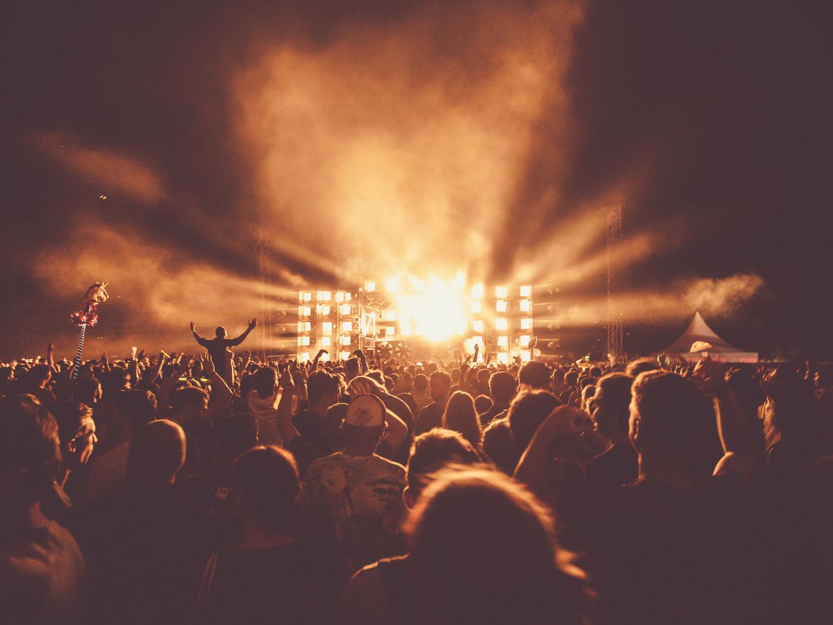 KEAtweets's tweet photo. 🎶European music 🇪🇺 represents only a 4.25% market share on music-streaming platforms in US 🇺🇸, Canada 🇨🇦, China 🇨🇳 &amp; South Africa 🇿🇦. A European #music strategy is highly needed! Find out more in our March Newsletter.
👉 https://t.co/kfclyC0DDE

#culturalpolicy #EuropeanUnion https://t.co/U2fWpnmJm0