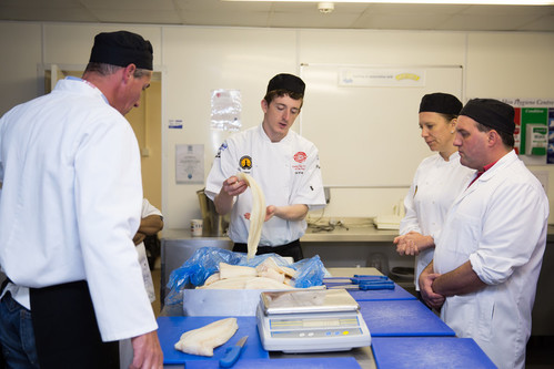 seafishuk's tweet image. Can you help? Seafood 2040 SF for England are seeking seafood businesses to participate in a survey on training and recruitment. For more information visit bit.ly/2VJ5WCb #fishing #fishmonger #fishfryer #processing #aquaculture