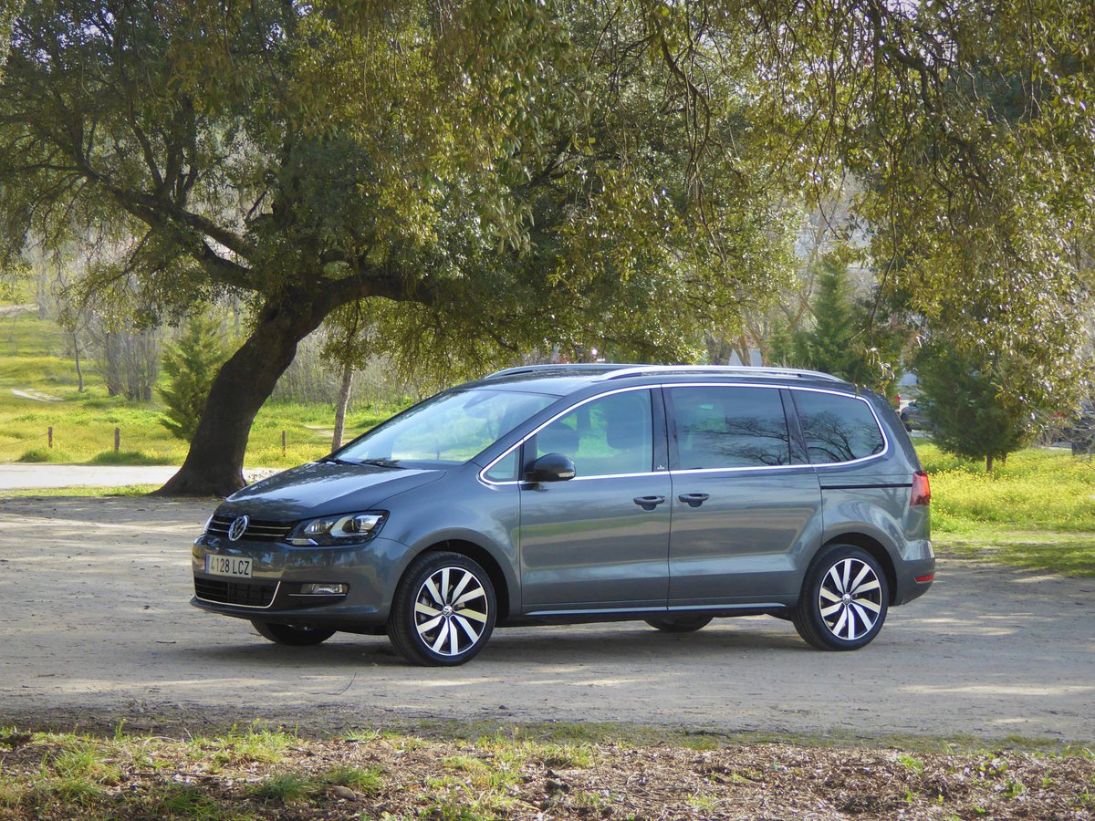 vw_es_prensa's tweet photo. El nuevo #VWSharan 1 Million celebra que se han fabricado un millón de unidades de este monovolumen desde que comenzara su producción hace 24 años.
➡️https://t.co/Vwy2r7jxAr https://t.co/vgeRW7IHac
