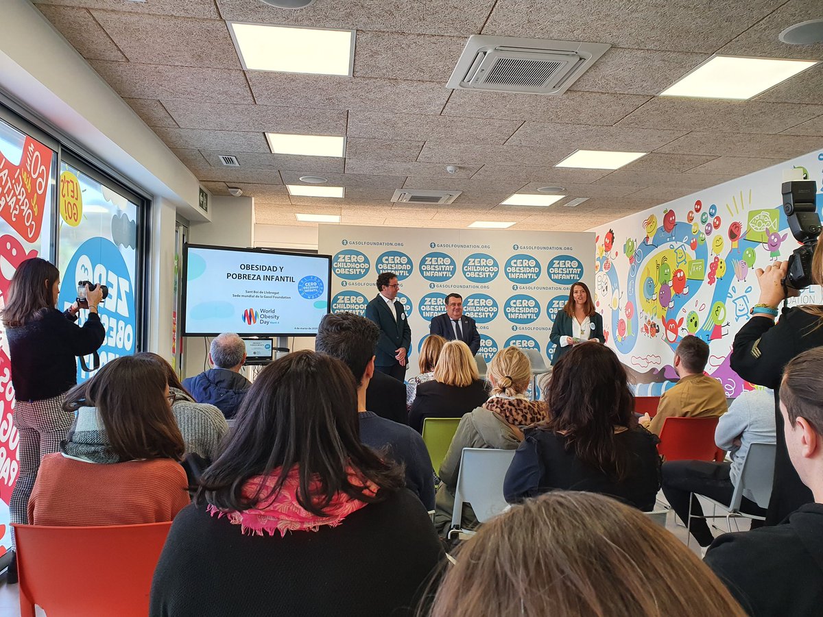 SomFlorida's tweet photo. Parlem en la @GasolFoundation de la relació entre pobresa i obesitat infantil @gasco63 #EstudiPasos #ZeroObesidadInfantil #WorldObesityDay @SomFlorida https://t.co/REkt9R4Svb