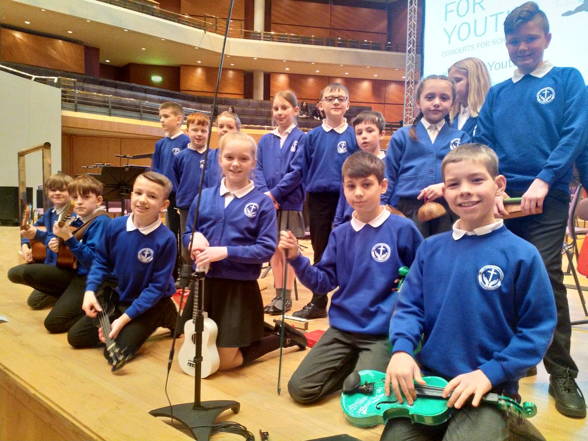 the_halle's tweet image. Welcome to @stlukesce from #Rochdale! They'll be performing @BridgewaterHall as part of #HalléforYouth Concert 3 today with principal percussion Dave and 2nd horn Matt. Go team St. Luke's!