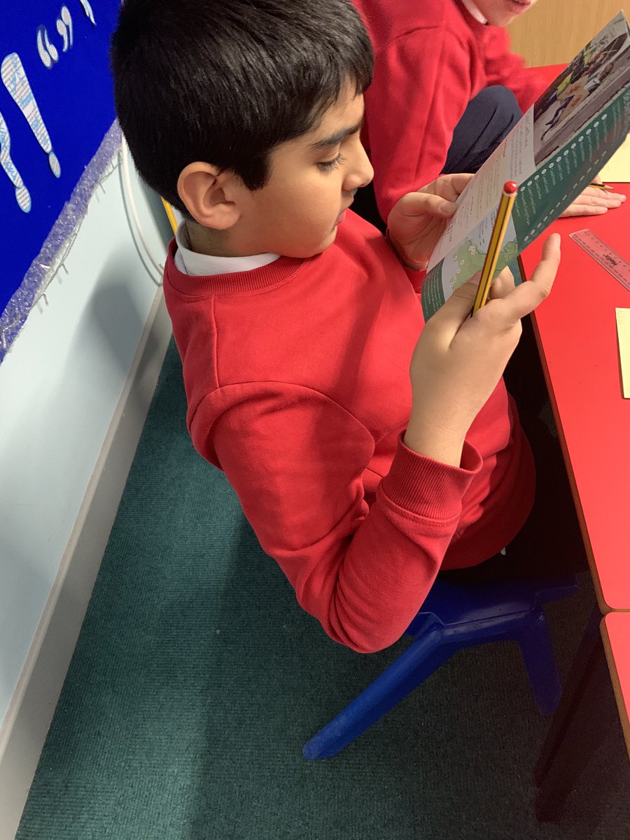 GUPSyear4's tweet photo. We are making leaflets to encourage people to visit castles in Wales. Look how focused we are! @GUPSyear4 @GlanUskPS #GUPSLit https://t.co/RKAisrp18v