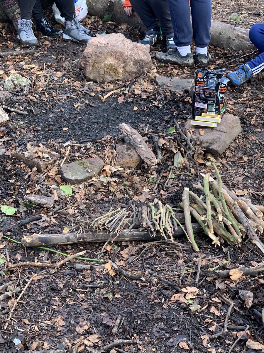 BruntsfieldP's tweet photo. Fire Building @_EarthCalling_ @BPSlearners https://t.co/RcOF3syIkc