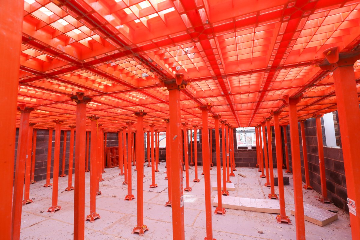 GMGroupSafety's tweet photo. If you're a #constructionworker still using #scaffolding for #housebuilding birdcages as fall protection &amp; a working platform, you might want to read this: https://t.co/rWyCSHkzKb
#WednesdayWisdom https://t.co/nCG8UZOwAb