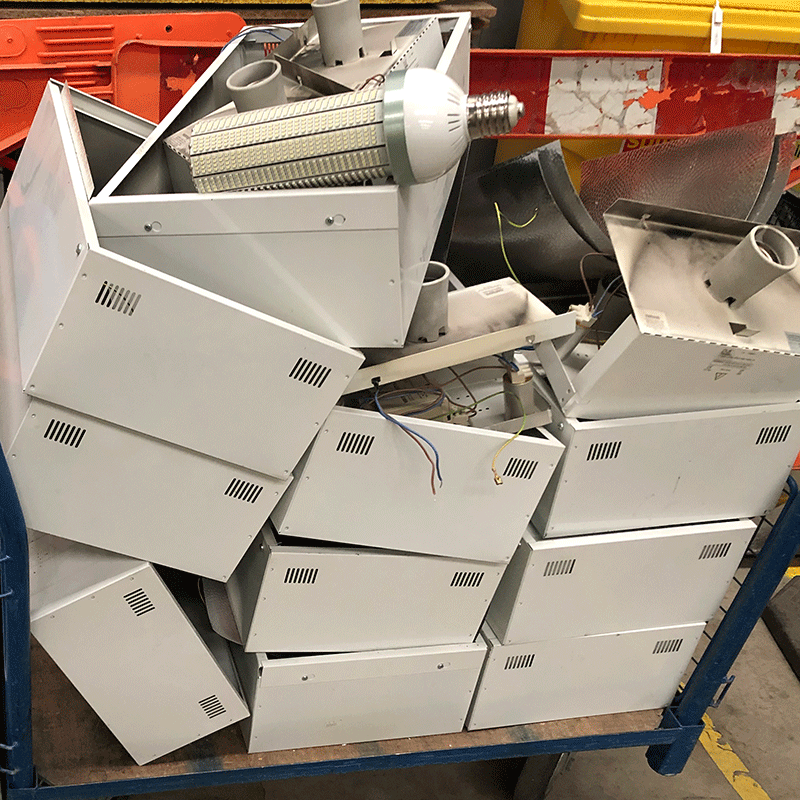 lumiqs's tweet photo. Spring clean your warehouse lighting.....out with the old, in with the new. Lumiqs, Smart Industrial LED Lighting replacing a mix of 250w &amp; COB LED High Bay lighting to Lumiqs. #energysaving #energyefficient #warehouse #logisitics #industriallighting #ClimateChange https://t.co/guj7JHOn47