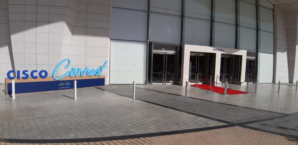 AlJammazVAD's tweet photo. مرحبًا بكم في #CiscoConnectSaudi
مؤتمر #سيسكو كونكت السعودية!

 الذي يوفر التعليم والإلهام لمبتكري التكنولوجيا في جميع أنحاء العالم.

 انضم إلى #الجماز للتكنولوجيا في هذا الحدث الأهم ودعنا نعمل معًا على ان تكون منشأتك جزءًا من رحلة #الرقمنة هذه ... https://t.co/c7BEsjQHL7