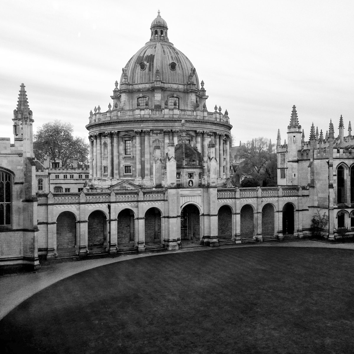 CatrionaSeth's tweet photo. Top ranked university in modern languages in the world? @UniofOxford @OxHumanities @OxfordModLangs... one for the #mfltwitterati QS World University rankings
 https://t.co/OtZfaUSmIh https://t.co/EMp4WsyWOF