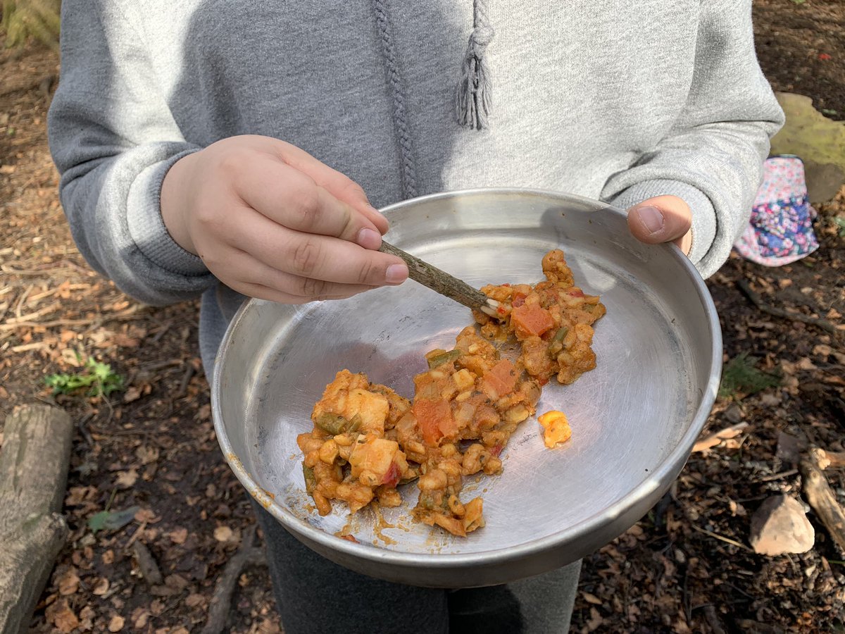 BruntsfieldP's tweet photo. Pine Tea and eating with a homemade wood fork @_EarthCalling_ @BPSlearners https://t.co/H179Gh9VtE