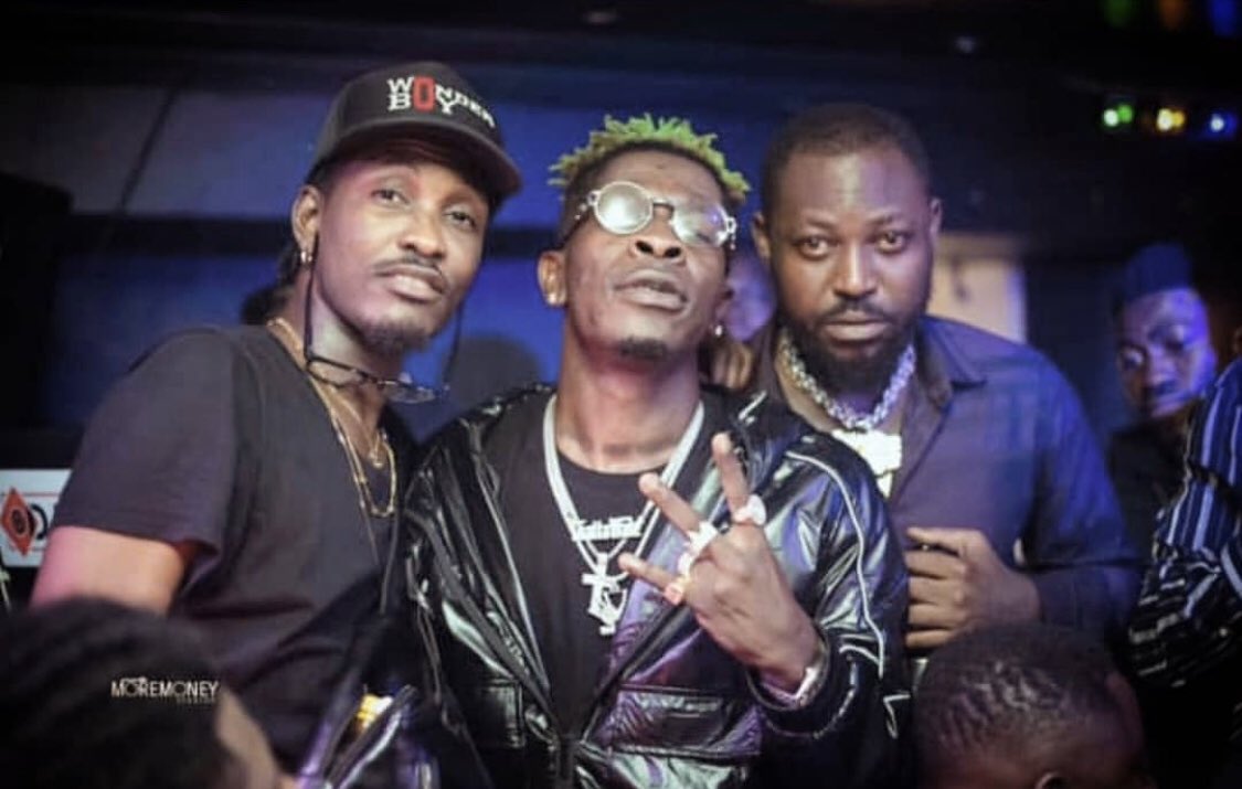 AbeikuSantana's tweet photo. โNo One Ever made a difference by being like Everyone Else โ
I salute my Champion King ๐ @shattawalegh
@ponobiom
@BardManTinny
Rule Your world
Forever #sm4lyf #Weebad #Aletse https://t.co/Xabgu93qV5
