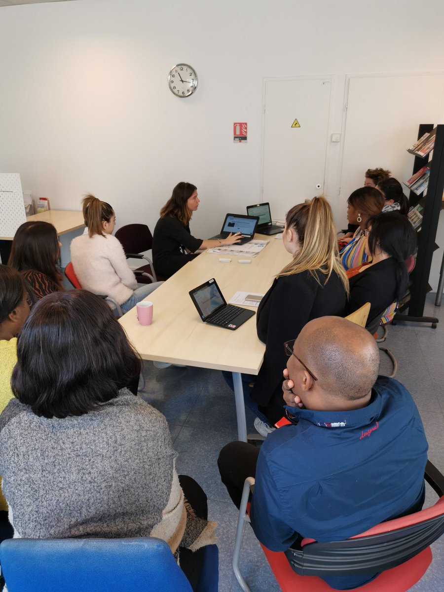 Ce matin <a href="/segolene_robert/">Ségolène Robert</a> est venue nous présenter l'outil <a href="/ReconnectCloud/">Reconnect</a> pour un meilleur accompagnement digital de nos usagers.
<a href="/PimmsLyon/">Pimms Médiation Lyon Metropole</a> #inclusionnumerique #reacteursocial