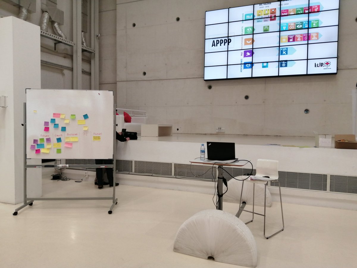 💪 ¡Miercoles de retos en <a href="/ZGZActiva/">Zaragoza Activa</a>! Hoy #FlipAndDo con el  <a href="/santaana_zgz/">Colegio Santa Ana</a> y La Purísima💡 trabajando los 17 #ODS de manera muy creativa con #designthinking 🙌