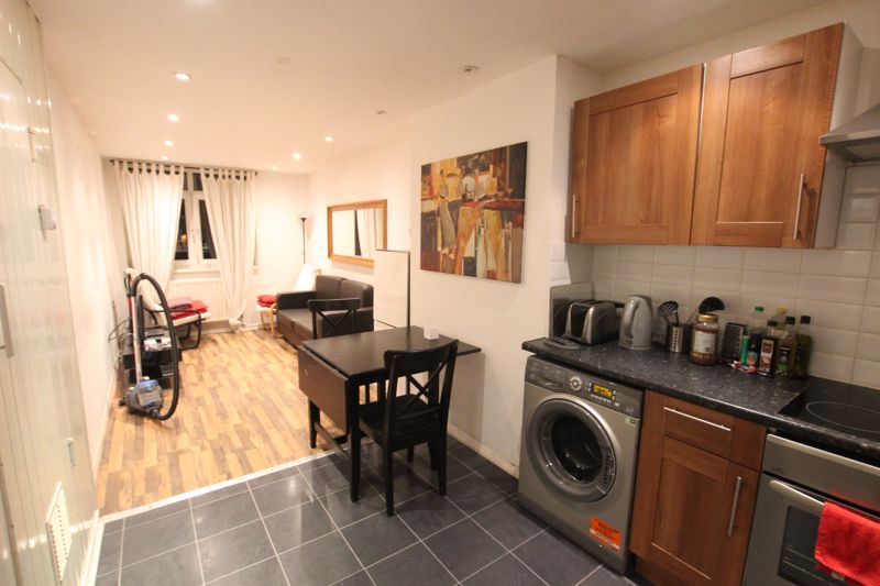 ChoicesInvest's tweet photo. Due to the high level of interest in our fully tenanted investment properties in the prime E14 area of Central London, we have arranged an Open Day for Thursday 5th March (appt only). Call us now on 01342 840050 to book your slot or enquire online 

https://t.co/G1UCiqUR0T https://t.co/wpUFxZSFIA