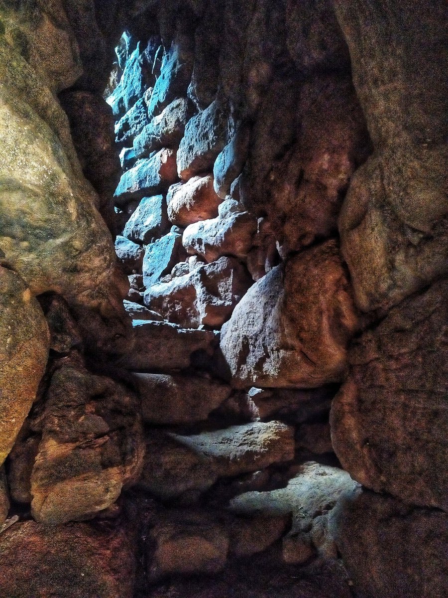 DiscoveringSar1's tweet photo. https://t.co/co8gnOXvCD
Nuraghe Abbauddi, monotorre in massi di pietra arenaria.Dal corridoio a destra parte la scala con 15 gradini.Altezza della torre m.9,15.
🤸🏻‍♀️🙆🏻‍♀️#sardegna #italia #photo #love #architecture #happy #art #beautiful #happy #archaeology #discoveringsardinia #arte https://t.co/m3FdeVxGjK