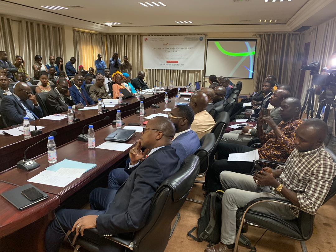 RoboticsDiakite's tweet image. Diakite Robotics au Ministère de la Promotion de l&apos;Investissement Privé, des PME et de l&apos;Entrepreneuriat National. Merci à Madame le Ministre Boly pour cette invitation !

#DiakiteRobotics #Robotique #Robotics #Mécatronique #Mechatronics #TEF20 #SafiaBoly #Ministère