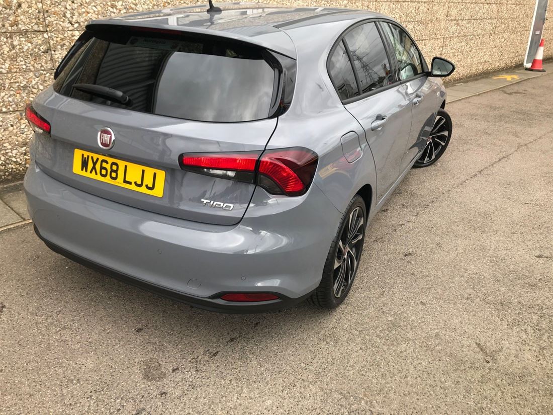 NorthgateGrp's tweet photo. 💠 2018 #FiatTipo S Design | NOW £12,495
1.4 Petrol | 5,925 miles! | Manual | 68-REG

✅ Bi-Xenon headlights
✅ Auto climate control
✅ Cloth/Techno leather upholstery
✅ Apple CarPlay/Android Auto

View this #Fiat #Tipo now > https://t.co/PpWtURkf1r #Canterbury https://t.co/PXPBCInYa4