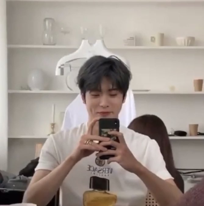 나 tweet media
