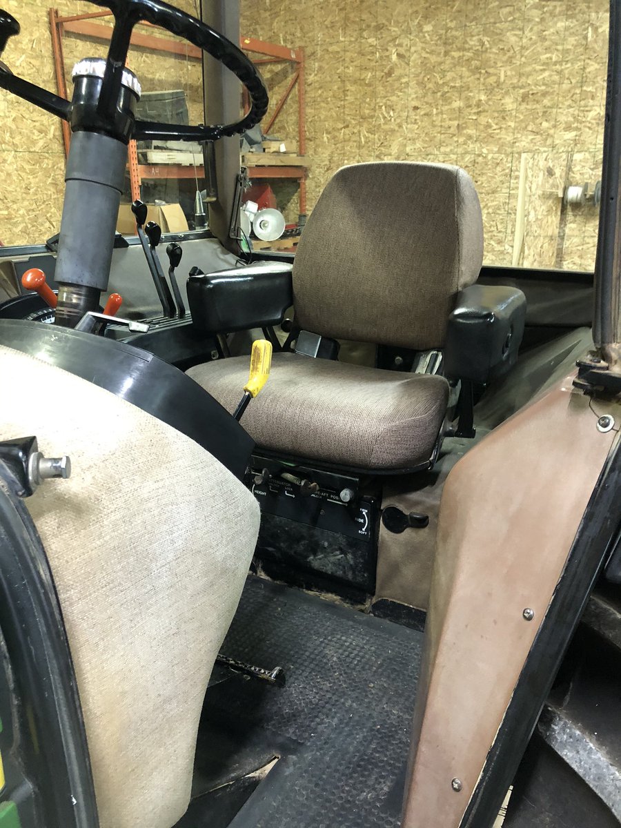 dowbrosfarms's tweet photo. Selling my JD4850 after many good years!  Been a great planter tractor....just 5600 hrs, new inside rears, outside 75%, fronts at 70%, PS, MFWD, 3 SCVs, 1000 PTO, quick hitch, full rack front/inside rear weights, heat, AC, new foam on cab corners. Paragon, IN. $44,000. https://t.co/I5zo4R6Fwb
