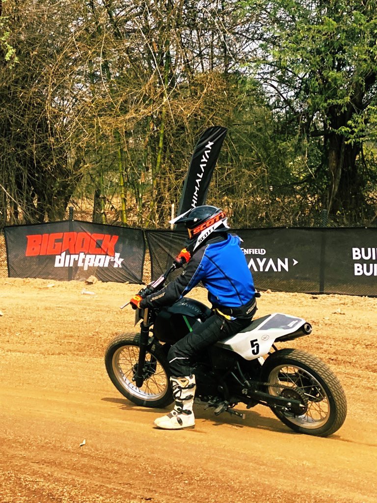 ParthCharan's tweet photo. Big ups to @RoyalEnfield for setting up a proper flat track school at #BigRock. The brand’s influence on India’s motorcycling culture is perhaps the largest and will continue to grow by incorporating niche forms of motorsport. #RoyalEnfieldHimalayan #Flattracking #SlideSchool https://t.co/K5N4BESDXK