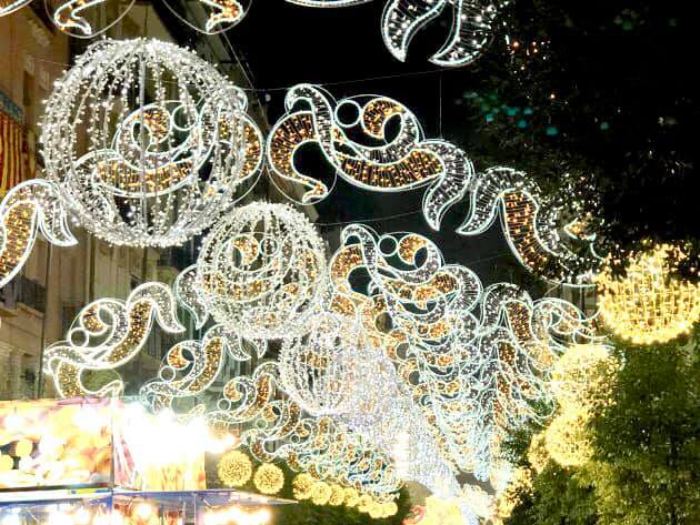 amorfallero_'s tweet photo. El Viernes 6 de Marzo #encendido de la iluminación💡#Fallas2020⏰ @FallaSueca: 20:00h💡@FalladelaLlum: 20:30h💡@FallaCubaLto: 21:00h💡 @CadizCentelles: 21:00h 💡 @FallaMalvarrosa  20:00h (con espetáculo musical🎼) 💡@FallaMalilla: 20:00h. #lucesfallas2020 #iluminaciónfallas https://t.co/VK7Be1Jf15