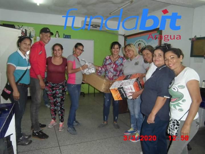 Entrega de material por parte de #FundabitAragua bajo lineamientos  @psuvaristobulo <a href="/vane_prieto/">Vanessa Prieto</a> <a href="/leoalvacabrera/">Prof. Leonardo Alvarado</a> para instalar Servidor Centralizado para Aplicaciones  Educativas, bajo software libre y Biblioteca Digital, a beneficio de estudiantes de #Camatagua .@PedroGordon_21