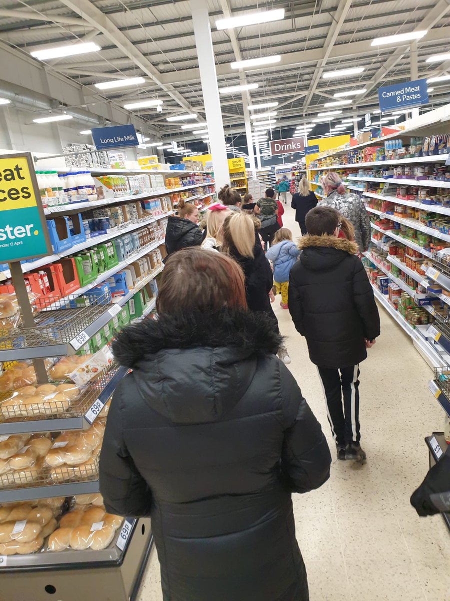 Jump2it_SSF's tweet photo. Families learning about the importance of healthy nutrition and building the confidence to learn about healthier lifestyles. So important to keep active and eat well. @Jump2it_SSF Families (Health &amp; Wellbeing) programmes supporting #WorldObesityDay @SSF_2000 https://t.co/95zwMXI0IE