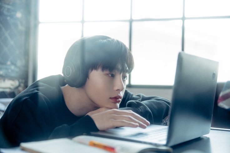 Happy Birthday หนุ่มตี๋ ควอน ฮยอนบินและยินดีกับการคัมแบคด้วยนะคะ 
——
Model : Kwon Hyunbin (VIINI) 
Follow : instagram.com/komurola
——
MV 👉🏻 youtu.be/Md9RRt2r3TU
Apple music  👉🏻 music.apple.com/th/album/moon-…
Spotify 👉🏻 open.spotify.com/album/5EfhSL4i…
Melon 👉🏻 m.app.melon.com/album/music.ht…
#VIINI