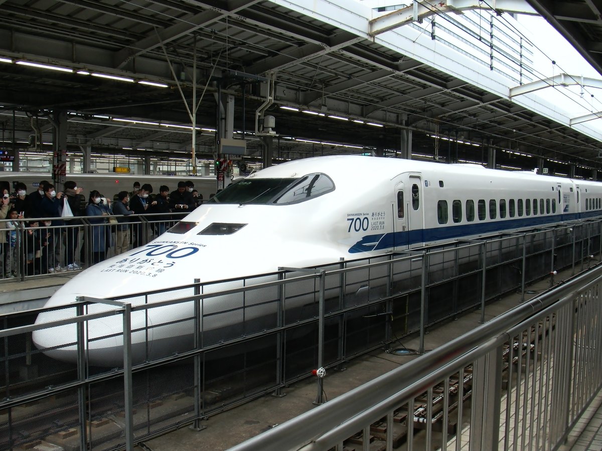 Hero Roto 懐かしい車内チャイムが流れました のぞみ号が登場した当時の車内チャイムです この音とても大好きです 700系 ありがとう700系 新幹線 東海道新幹線 Jr東海 引退 車内チャイム のぞみ 懐かしい