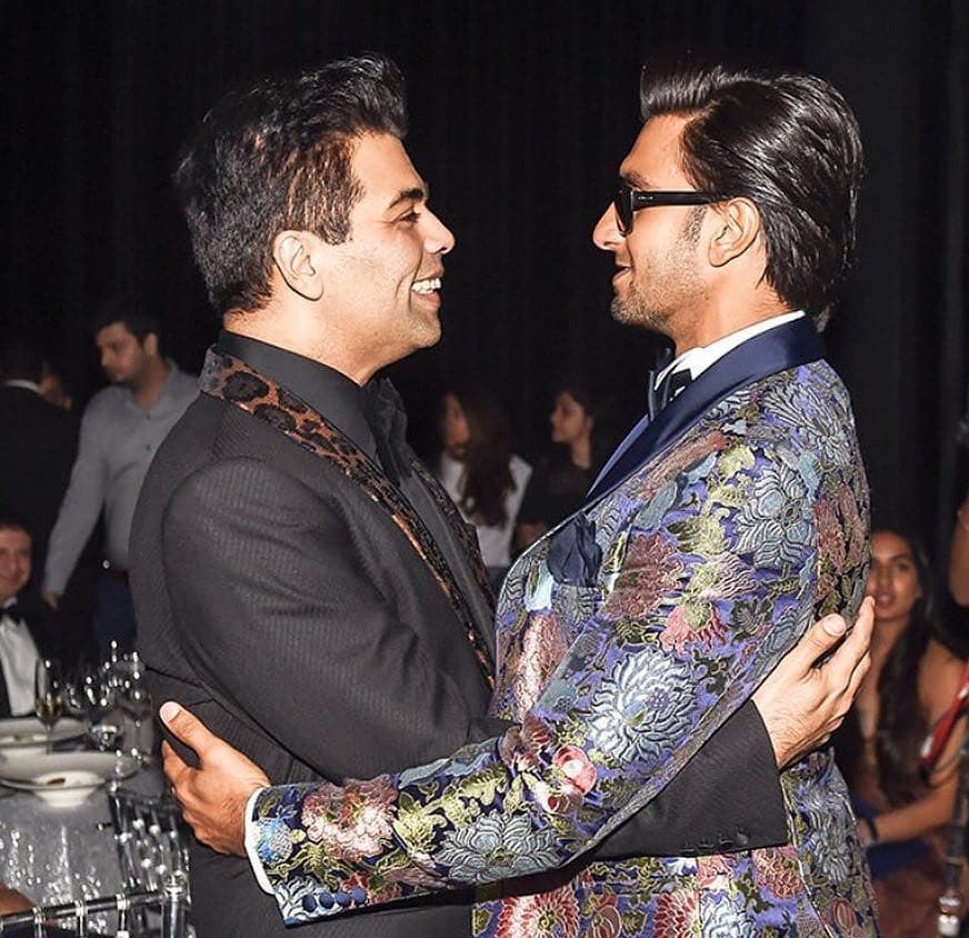 HELLOmagIndia's tweet photo. Oh the love! at #HELLOHallOfFameAwards #Throwback
#RanveerSingh #KaranJohar #HELLOHallOfFame #HELLOHallOfFame #HHOF #HHOF20 #ComingSoon #Bollywood #Actor #Movie #Star #Celebrity https://t.co/KwMAdjX8VO