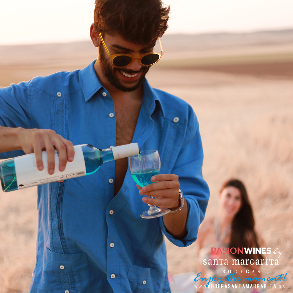 BodegasSantaMar's tweet photo. Love the life you live, and live it with passion 😉 💙
#PasionWines #SantaMargarita #EnjoyTheMoment
.
.
#bluewine #pasionblue #pasionpink #pasionorange #pasiongreen #wine #winelovers #winederlust #winestagram #vinoazul #vinbleu #caudete #spanish #instawine #bluewine #winerist https://t.co/Jf1MxCjMB6